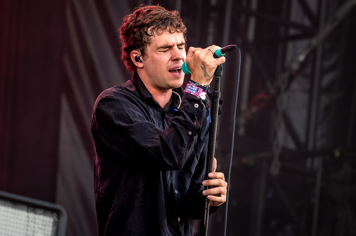 Royel Otis @ Pinkpop, picture 14, photographed by Anoek Houben - FrontView Magazine