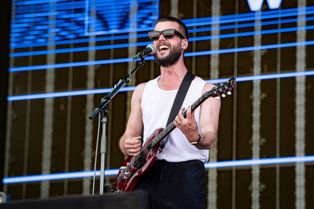 White Lies @ Pinkpop, foto 5, foto's door Anoek Houben - FrontView Magazine