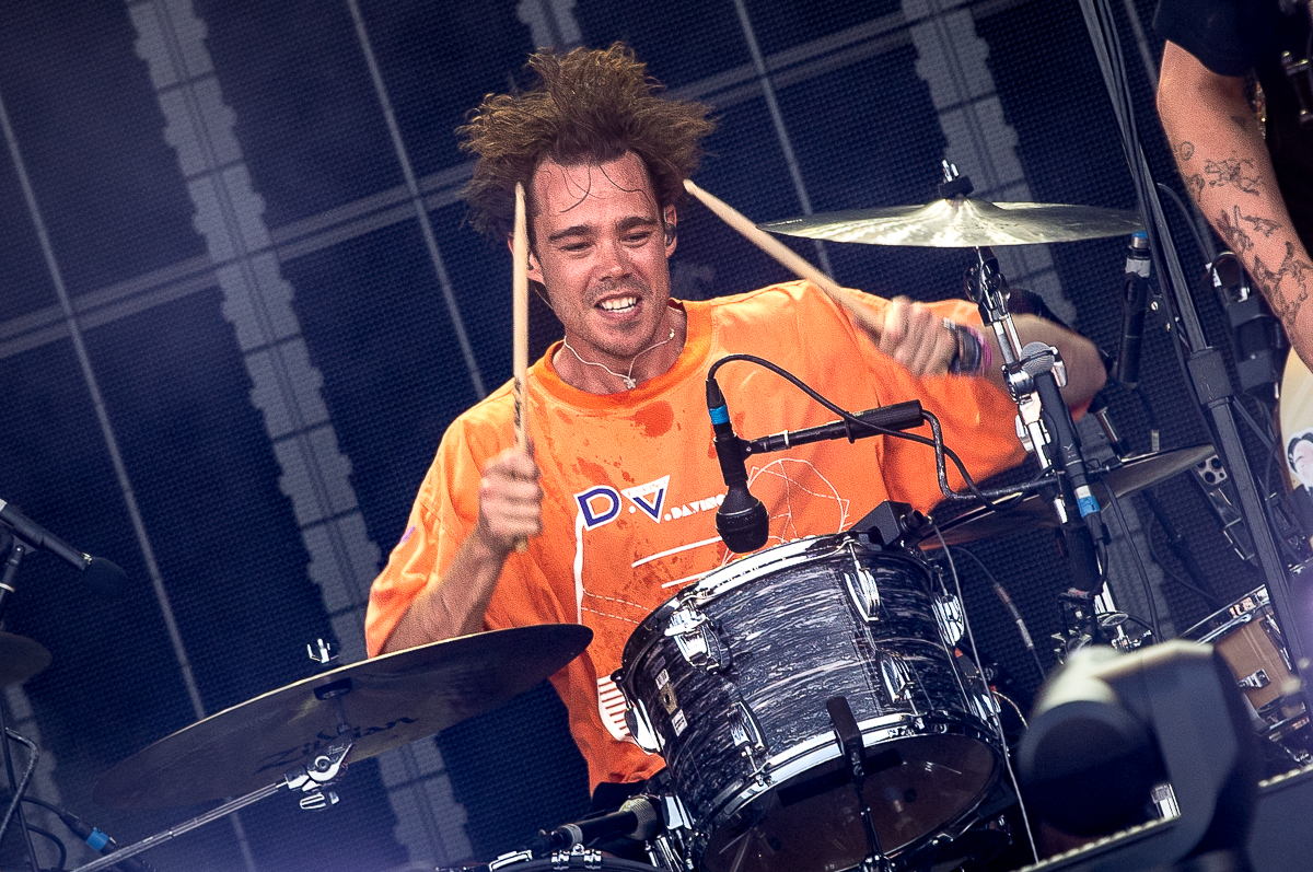 Royel Otis @ Pinkpop, picture 10, photographed by Anoek Houben - FrontView Magazine