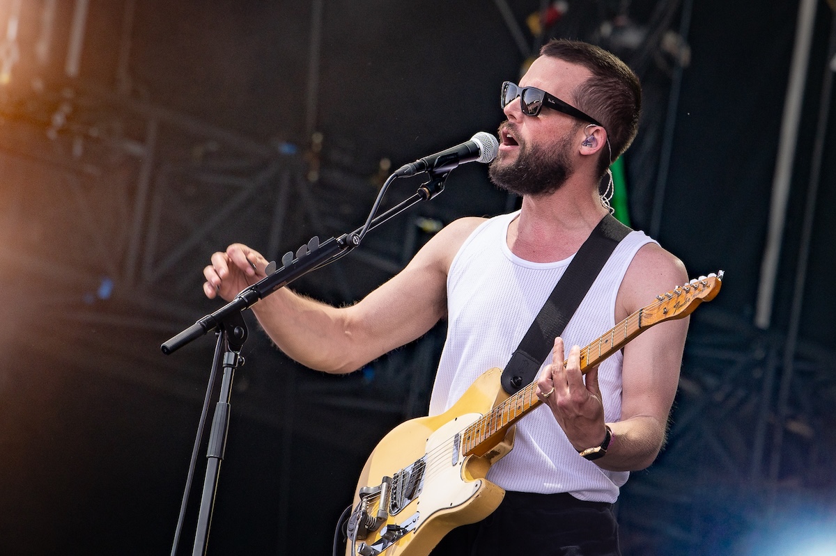 White Lies @ Pinkpop, foto 1, foto's door Anoek Houben - FrontView Magazine