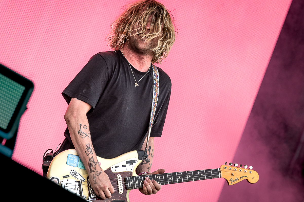 Royel Otis @ Pinkpop, picture 17, photographed by Anoek Houben - FrontView Magazine