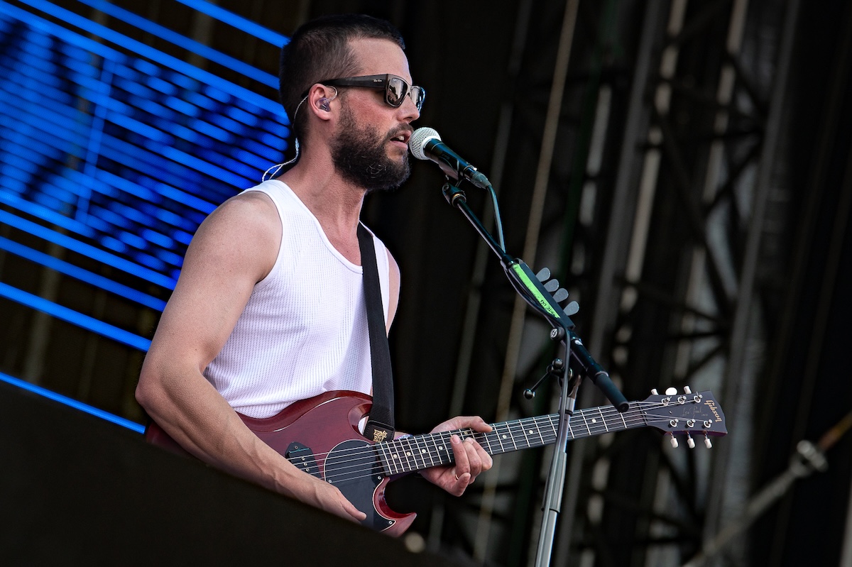 White Lies @ Pinkpop, foto 10, foto's door Anoek Houben - FrontView Magazine