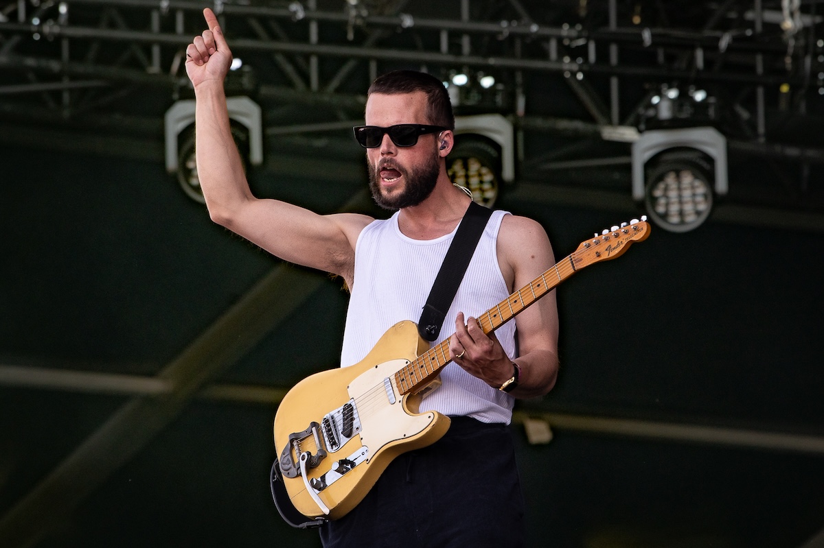 White Lies @ Pinkpop, foto 7, foto's door Anoek Houben - FrontView Magazine
