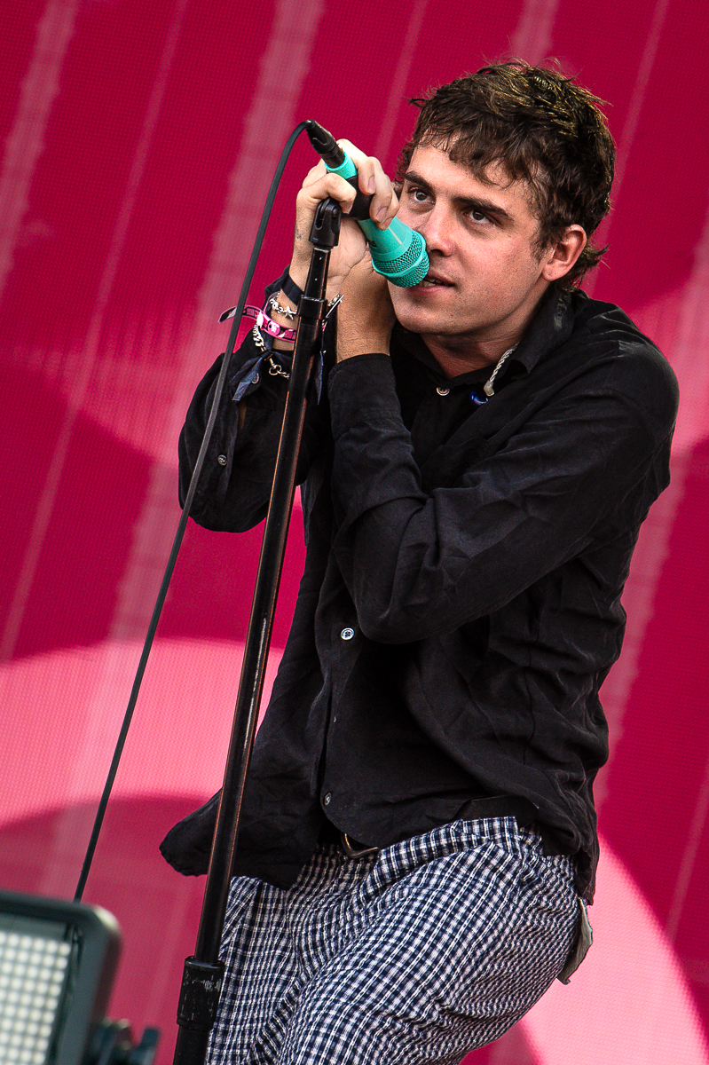 Royel Otis @ Pinkpop, picture 6, photographed by Anoek Houben - FrontView Magazine