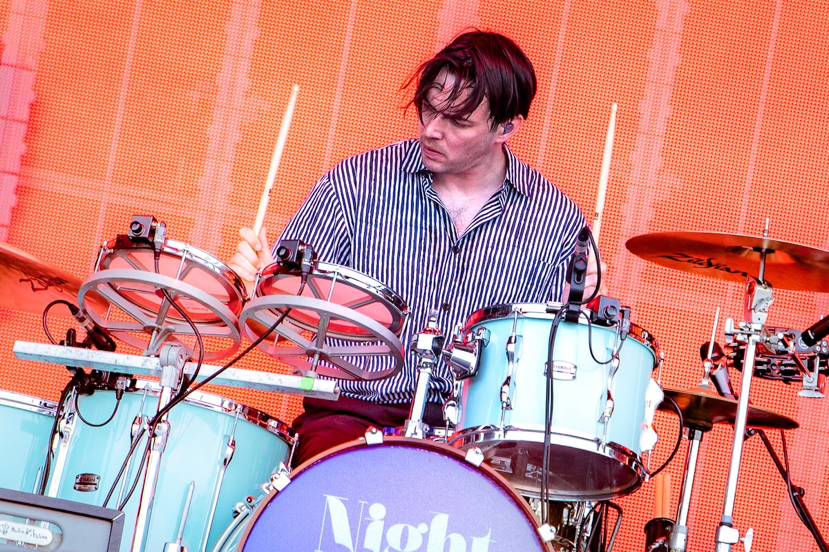 White Lies @ Pinkpop, foto 9, foto's door Anoek Houben - FrontView Magazine