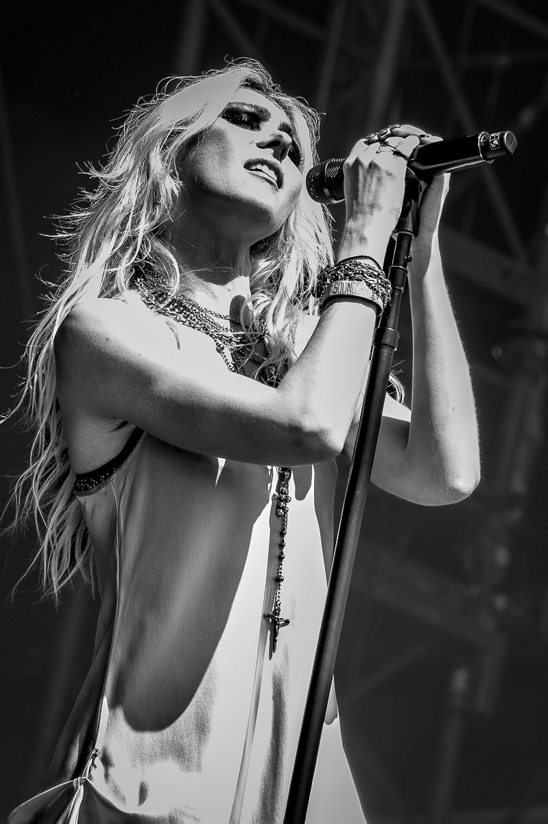 The Pretty Reckless @ Pinkpop, picture 10, photographed by Anoek Houben - FrontView Magazine