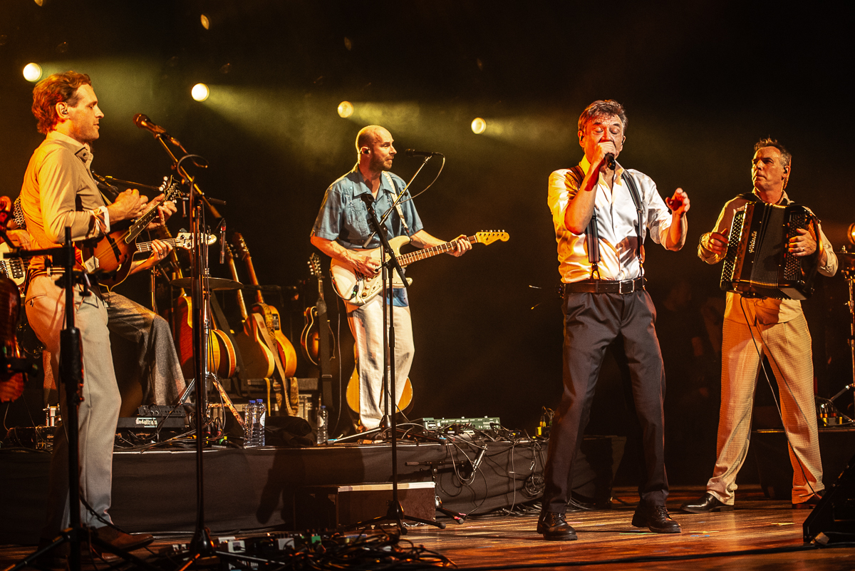 Bart Peeters & De Ideale Mannen @ De Roma, picture 15, photographed by Raf Van Daele - FrontView Magazine
