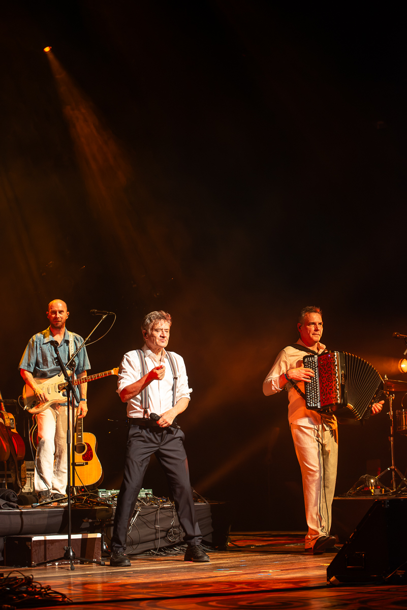 Bart Peeters & De Ideale Mannen @ De Roma, picture 14, photographed by Raf Van Daele - FrontView Magazine