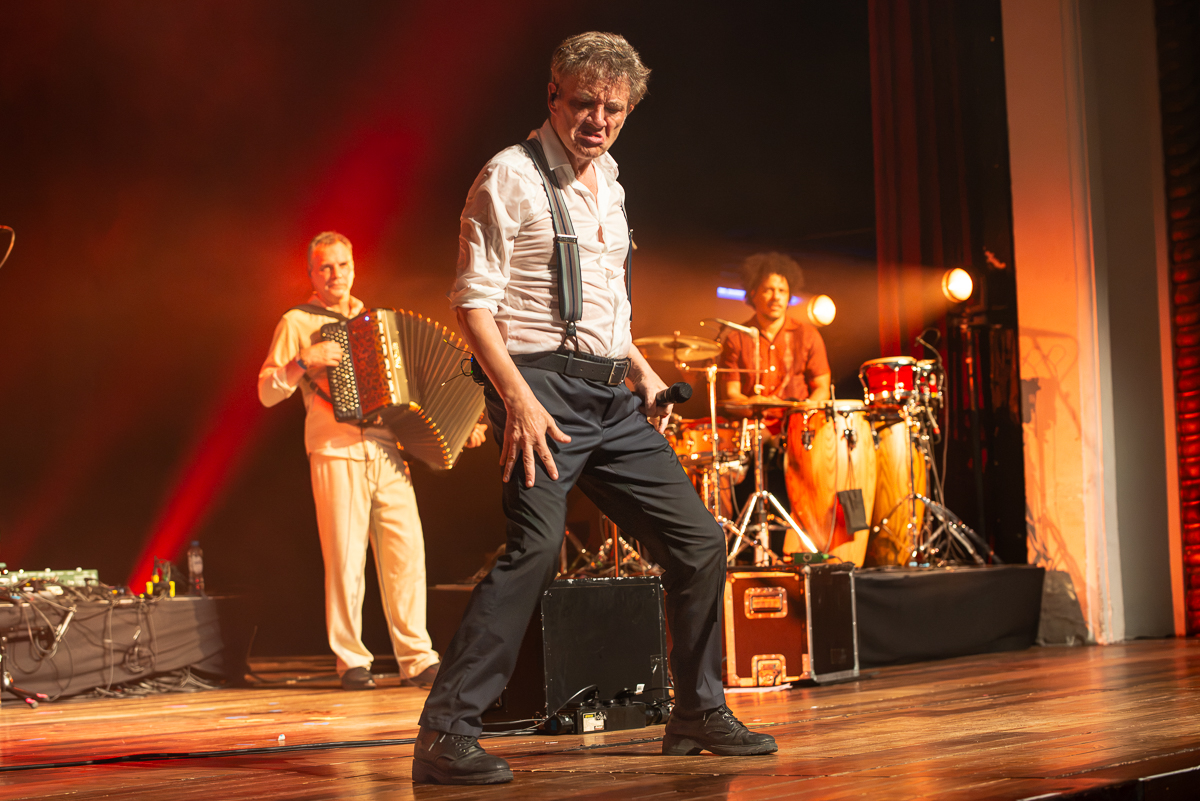Bart Peeters & De Ideale Mannen @ De Roma, picture 24, photographed by Raf Van Daele - FrontView Magazine
