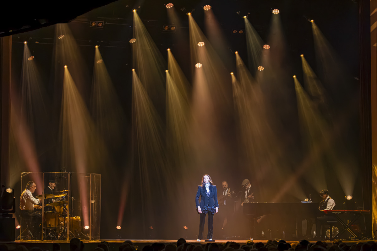 Luz Casal @ De Roma, picture 6, photographed by dirk janssens - FrontView Magazine