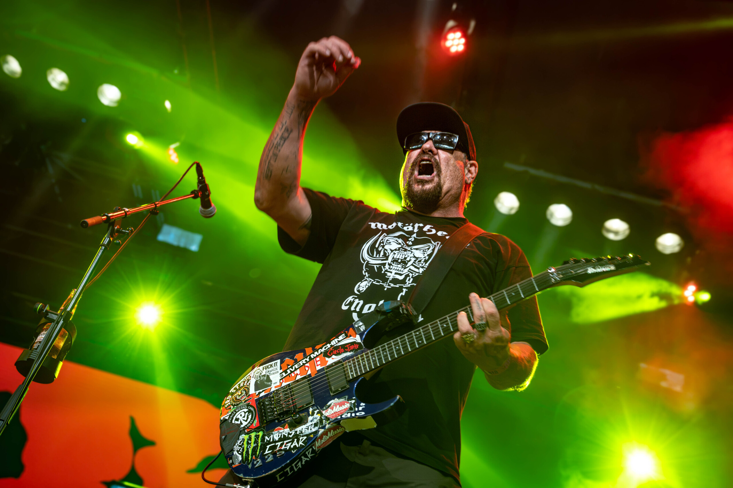 Pennywise @ Jera On Air, picture 3, photographed by Anoek Houben - FrontView Magazine