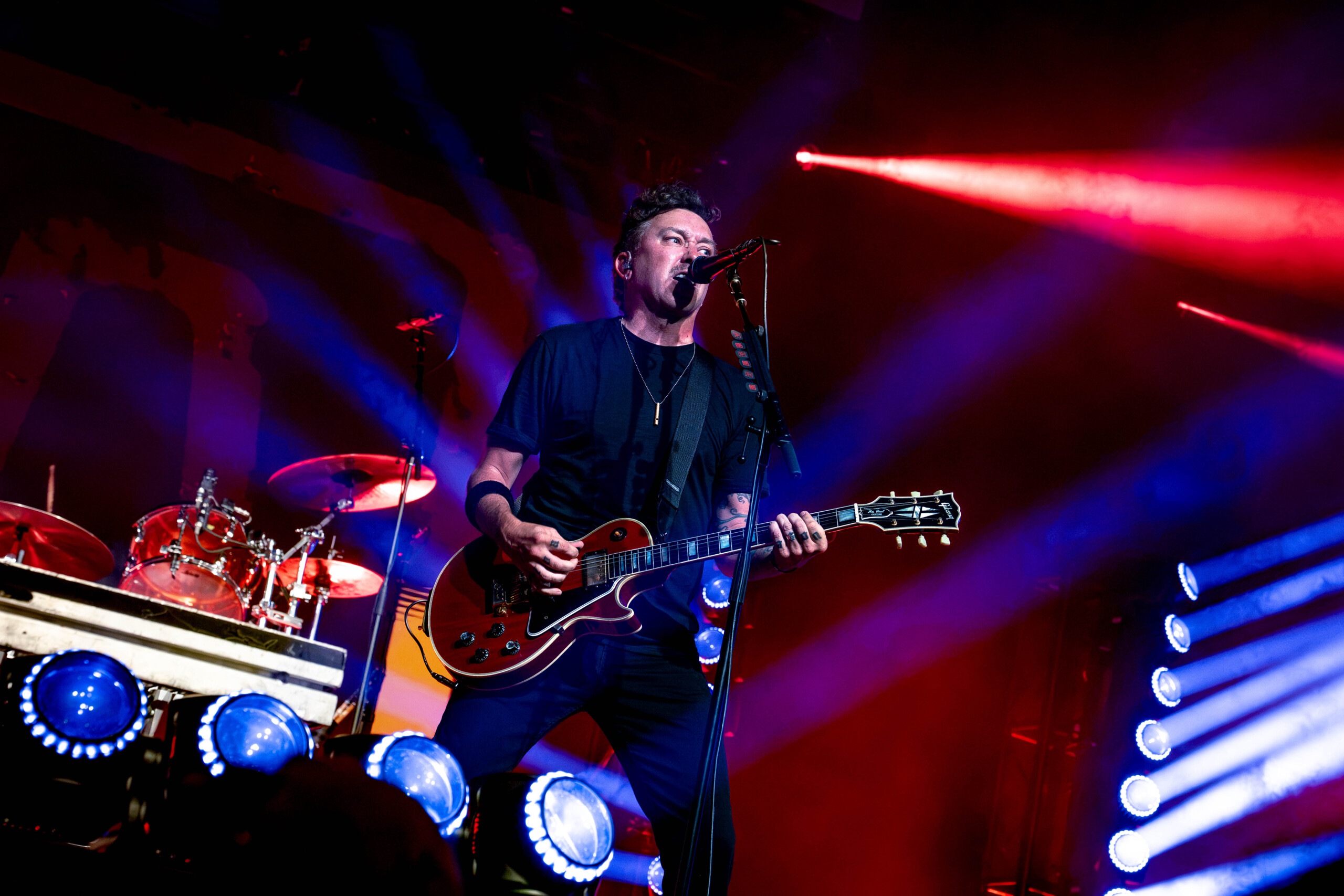 Rise Against @ Jera On Air, foto 1, foto's door Anoek Houben - FrontView Magazine