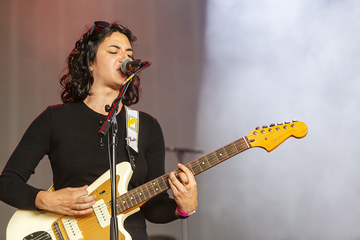 Rosie Stuart @ Rock Zottegem 2026, picture 8, photographed by Edwin Houdevelt - FrontView Magazine