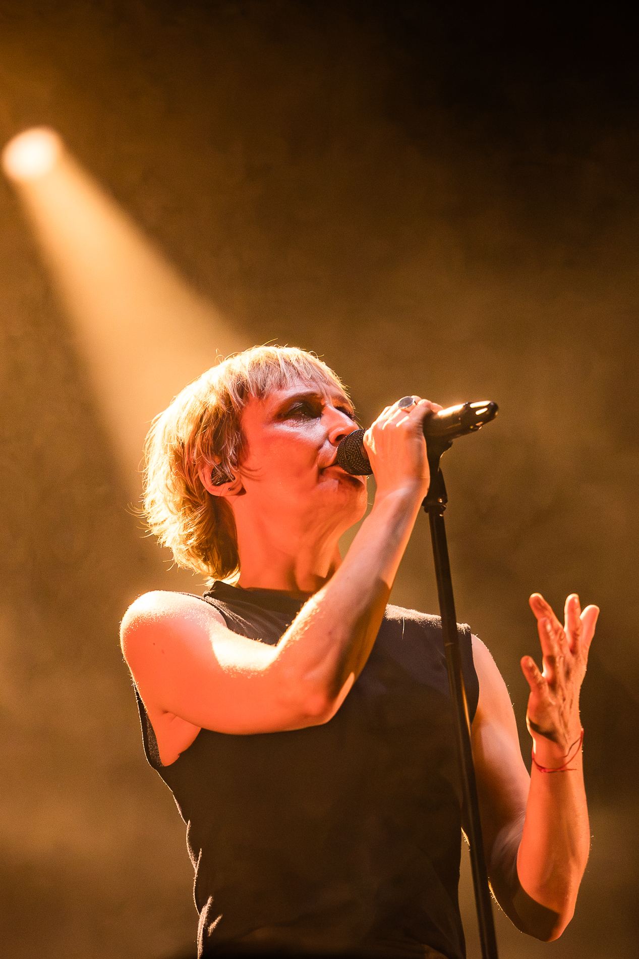Hooverphonic @ Beleuvenissen, picture 9, photographed by Jürgen Bruynooghe - FrontView Magazine