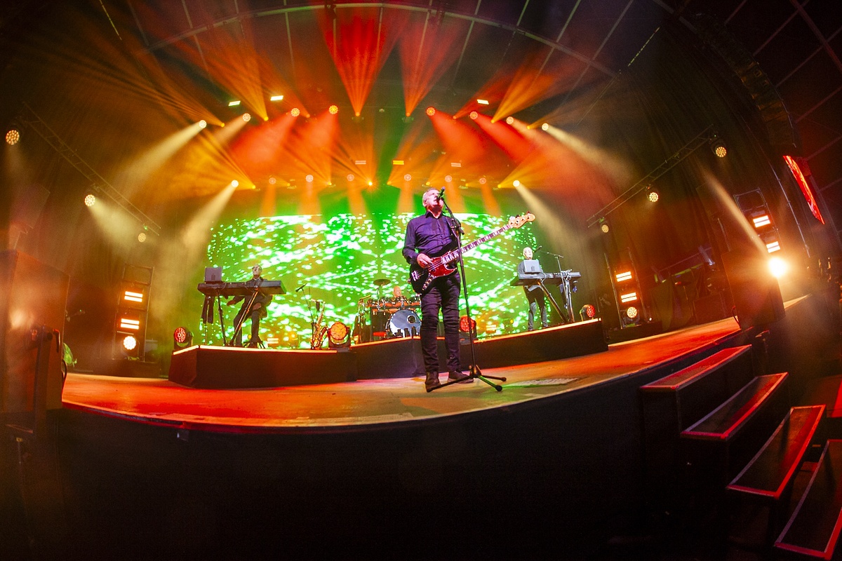 Orchestral Manoeuvres in the Dark @ Rock Zottegem, picture 16, photographed by Edwin Houdevelt - FrontView Magazine