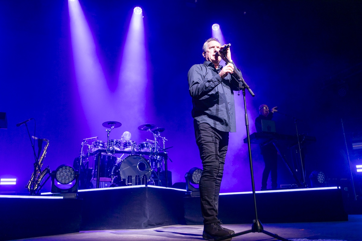 Orchestral Manoeuvres in the Dark @ Rock Zottegem, picture 17, photographed by Edwin Houdevelt - FrontView Magazine