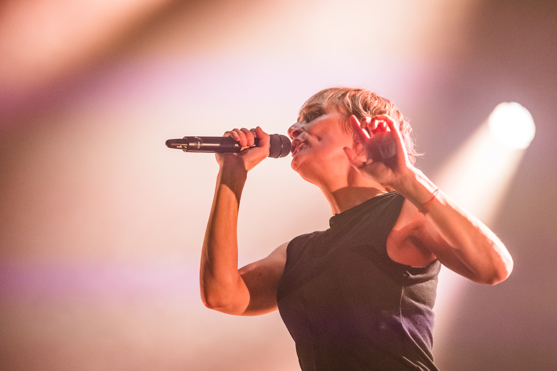 Hooverphonic @ Beleuvenissen, picture 26, photographed by Jürgen Bruynooghe - FrontView Magazine