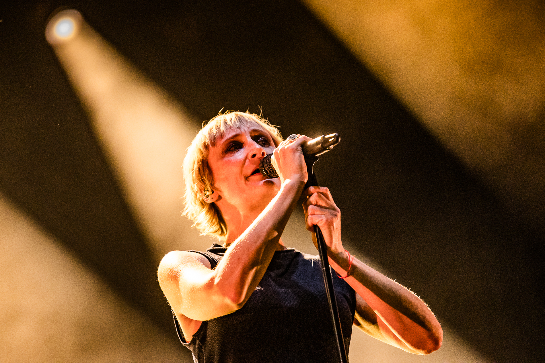 Hooverphonic @ Beleuvenissen, picture 11, photographed by Jürgen Bruynooghe - FrontView Magazine