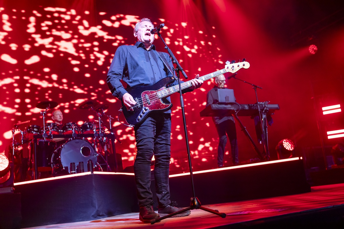 Orchestral Manoeuvres in the Dark @ Rock Zottegem, picture 7, photographed by Edwin Houdevelt - FrontView Magazine