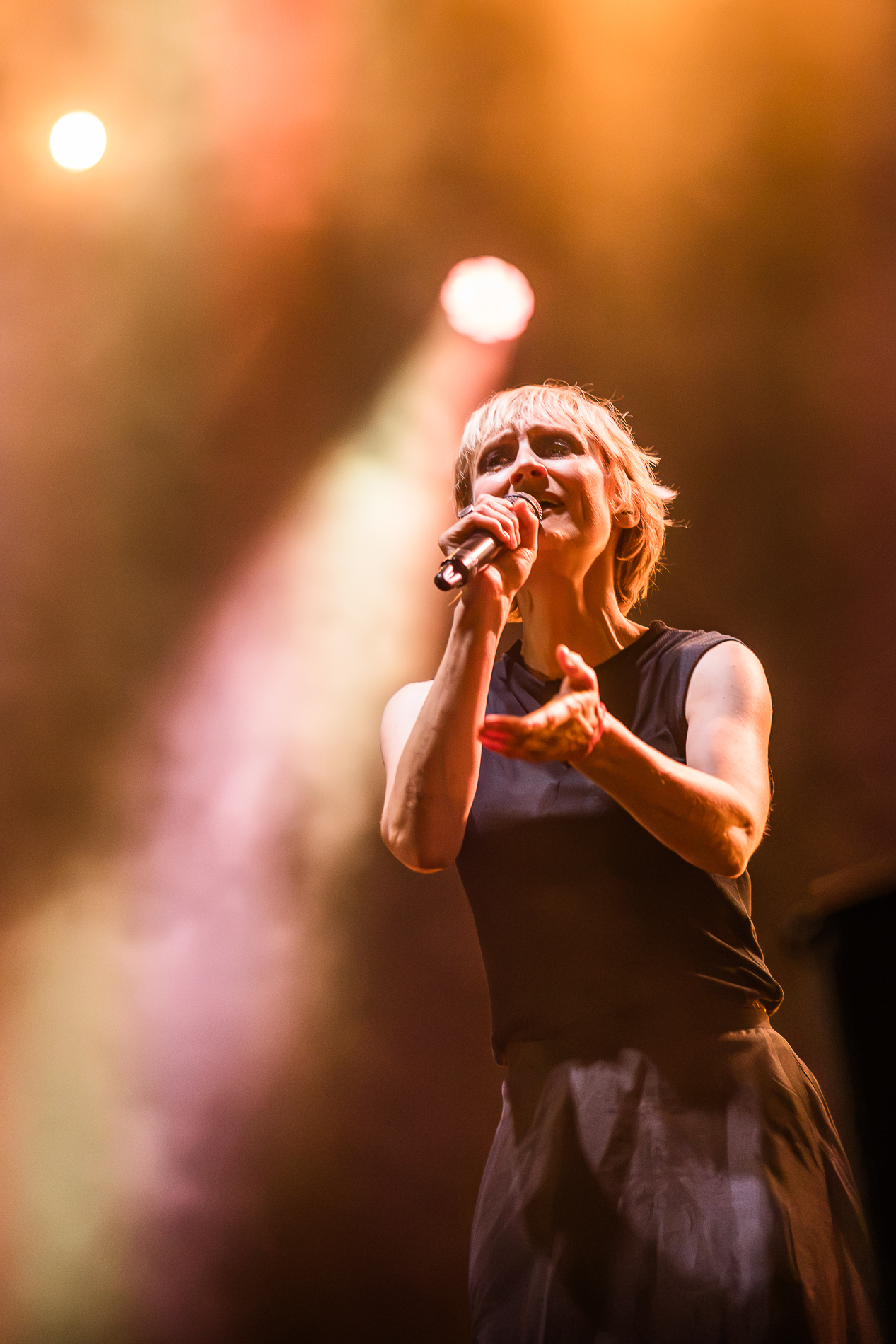 Hooverphonic @ Beleuvenissen, picture 25, photographed by Jürgen Bruynooghe - FrontView Magazine
