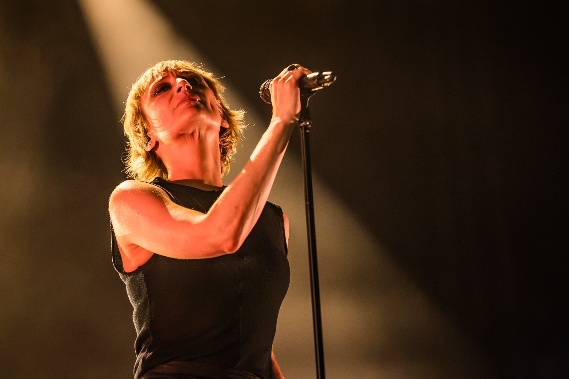 Hooverphonic @ Beleuvenissen, picture 8, photographed by Jürgen Bruynooghe - FrontView Magazine
