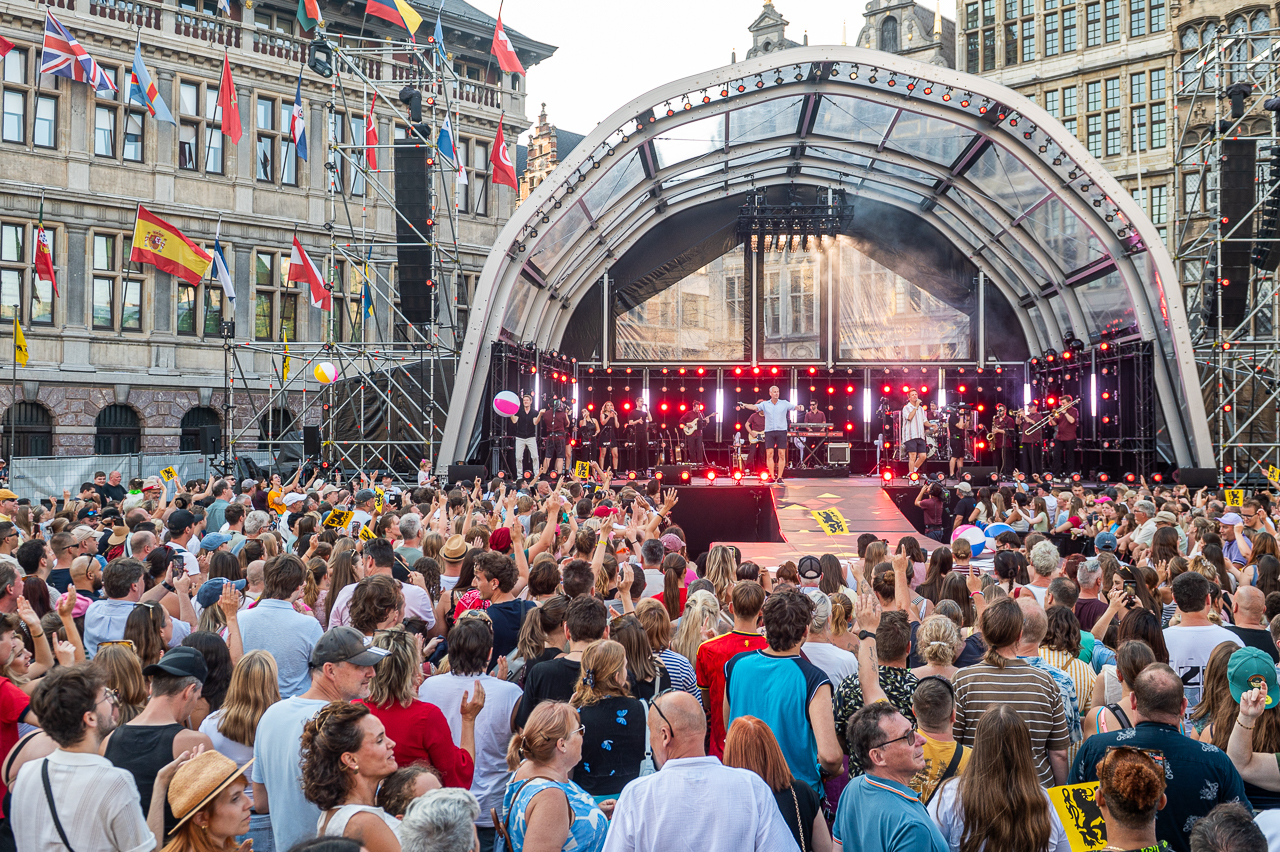 Vlaanderen Feest @ Grote Markt Antwerpen, foto 9, foto's door Dimitri Vanlommel - FrontView Magazine