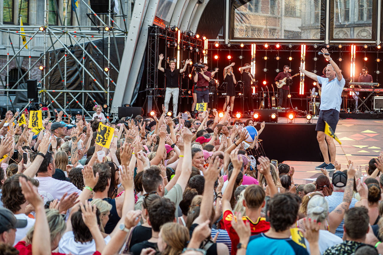 Vlaanderen Feest @ Grote Markt Antwerpen, foto 12, foto's door Dimitri Vanlommel - FrontView Magazine
