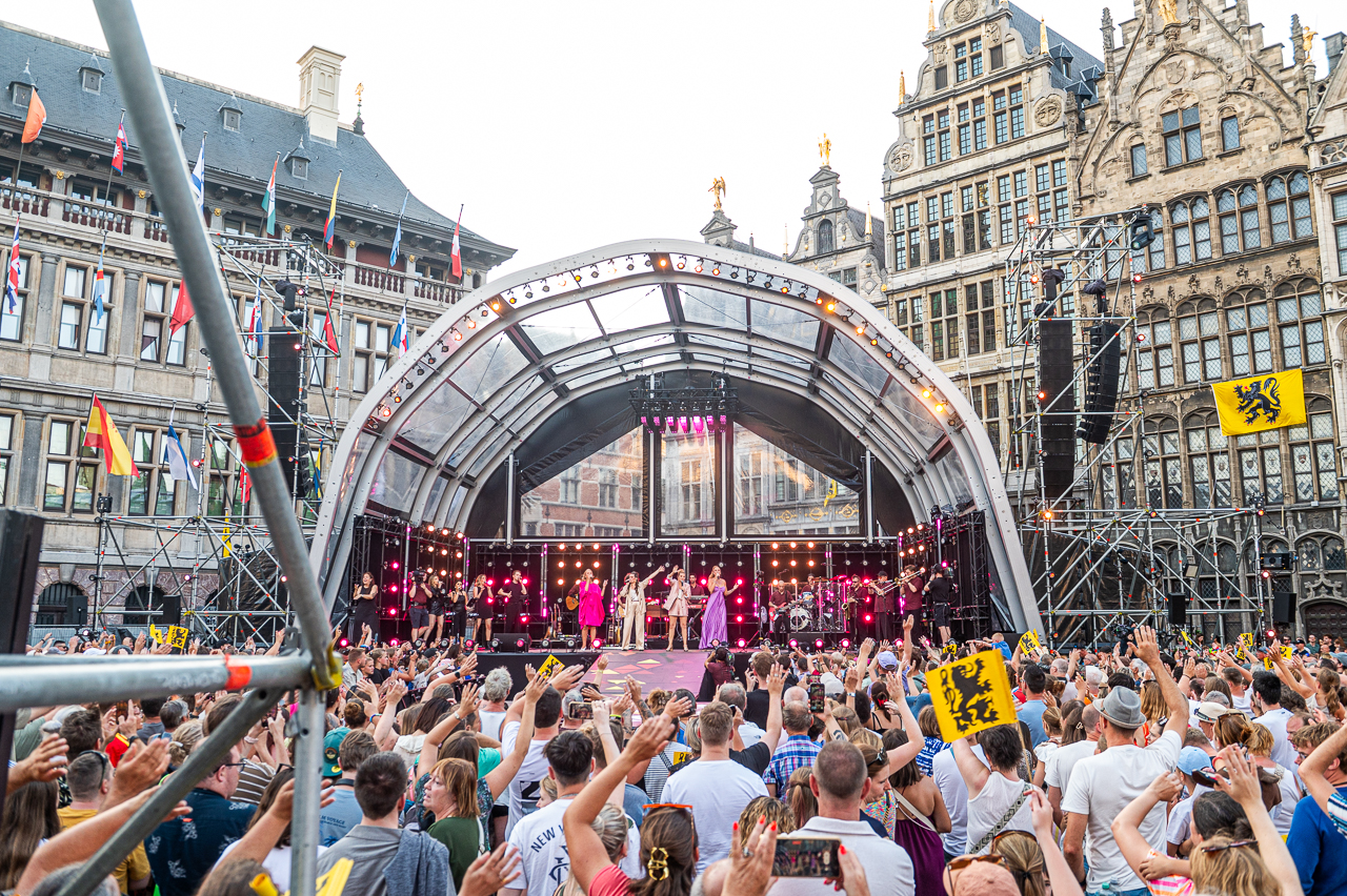 Vlaanderen Feest @ Grote Markt Antwerpen, foto 58, foto's door Dimitri Vanlommel - FrontView Magazine
