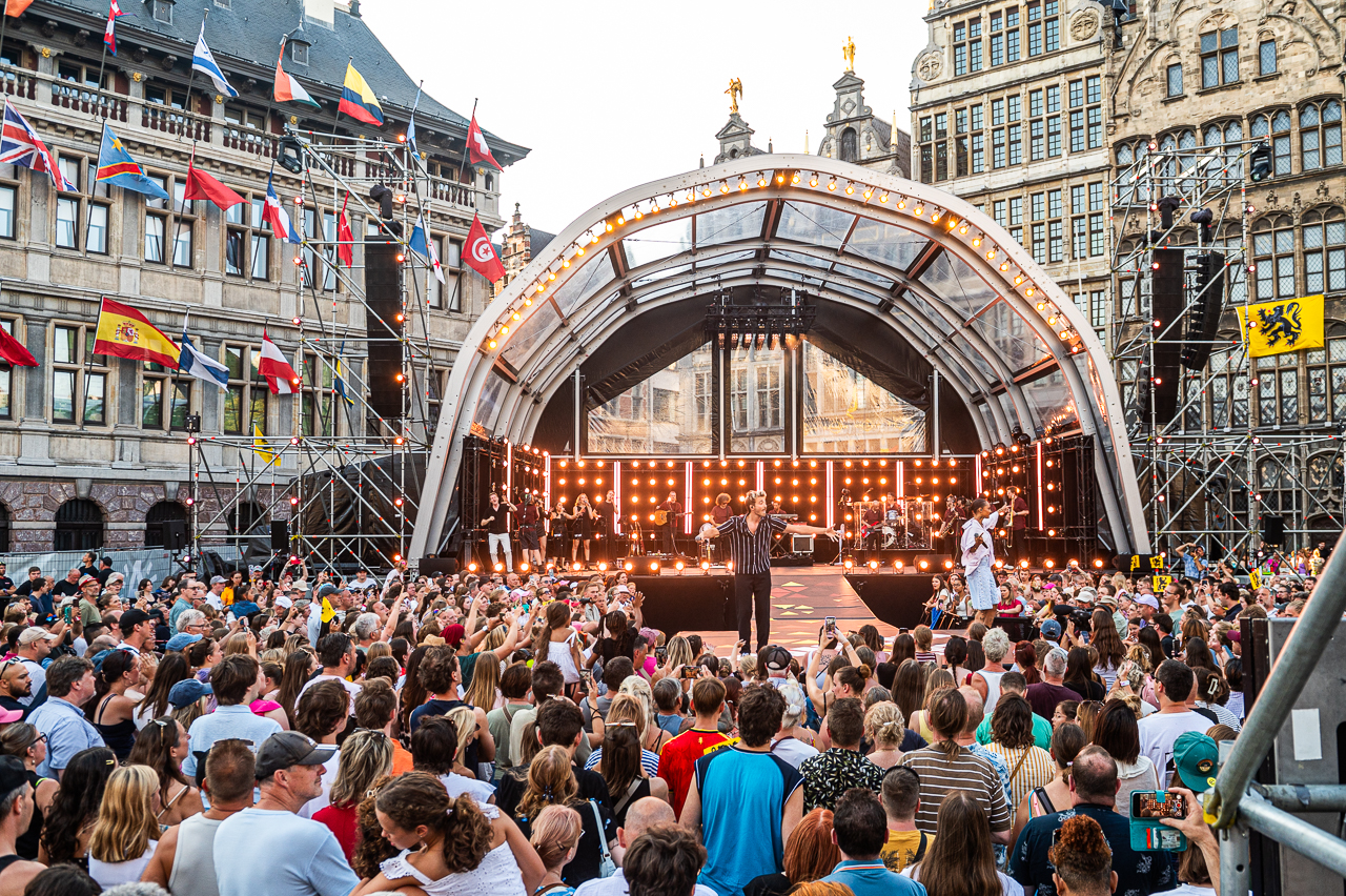 Vlaanderen Feest @ Grote Markt Antwerpen, foto 17, foto's door Dimitri Vanlommel - FrontView Magazine