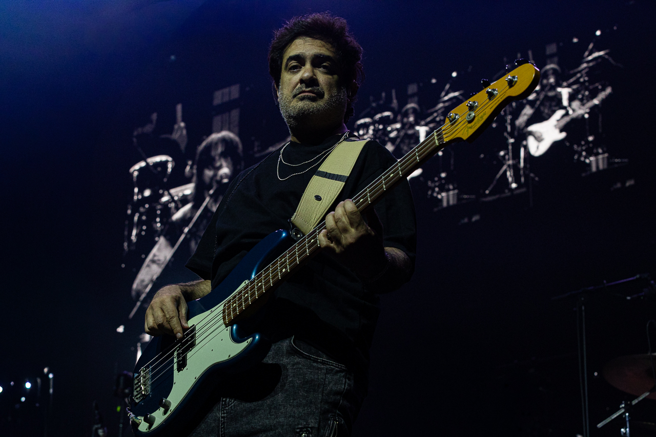 Juanes @ 013 Tilburg, picture 5, photographed by Danielle Stoop - FrontView Magazine