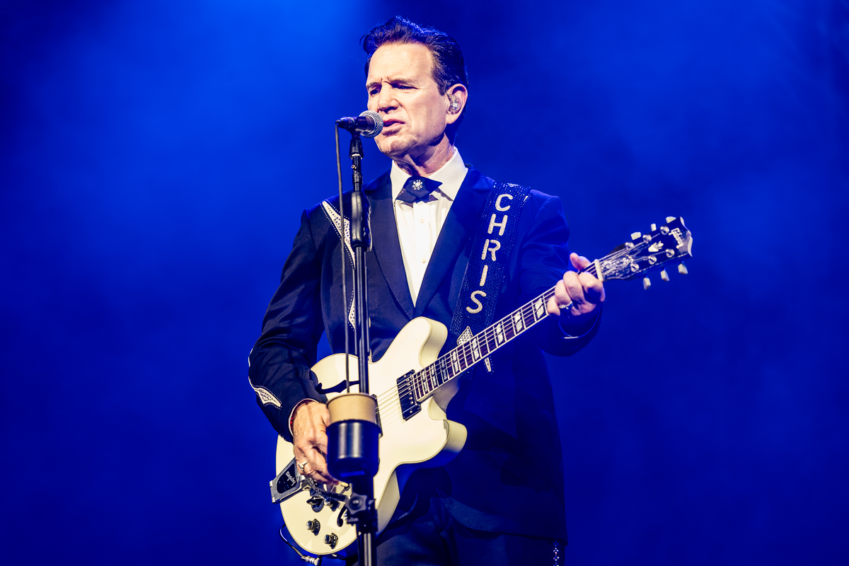 Chris Isaak @ Bospop 2026, foto 3, foto's door Dorien Goetschalckx - FrontView Magazine