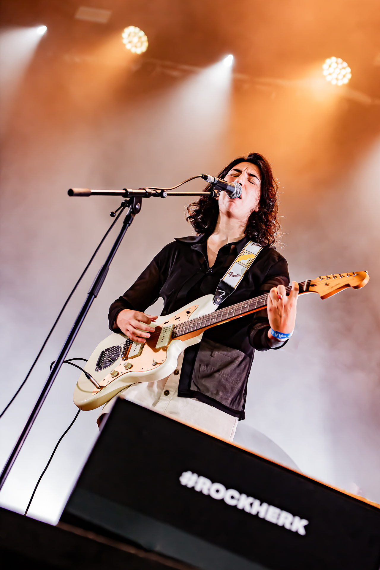Rosie Stuart @ Rock Herk, picture 4, photographed by Leen Verlinden - FrontView Magazine
