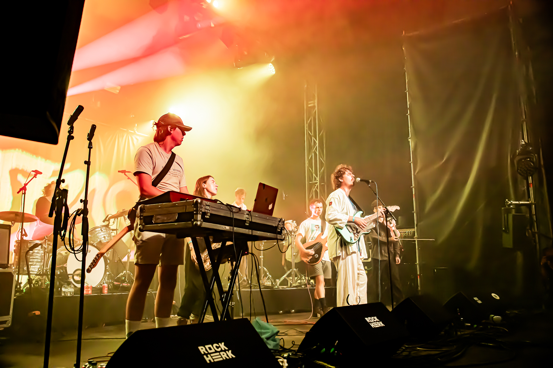 Fat Dog @ Rock Herk, picture 4, photographed by Leen Verlinden - FrontView Magazine
