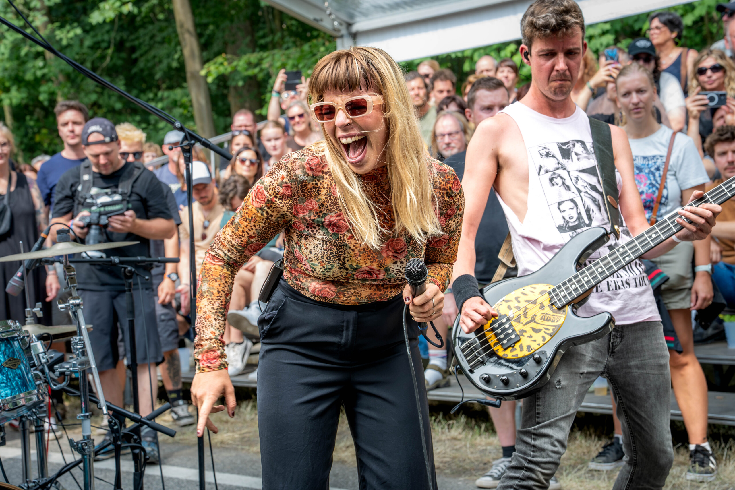 Wijf @ Rock Herk, foto 14, foto's door Anoek Houben - FrontView Magazine