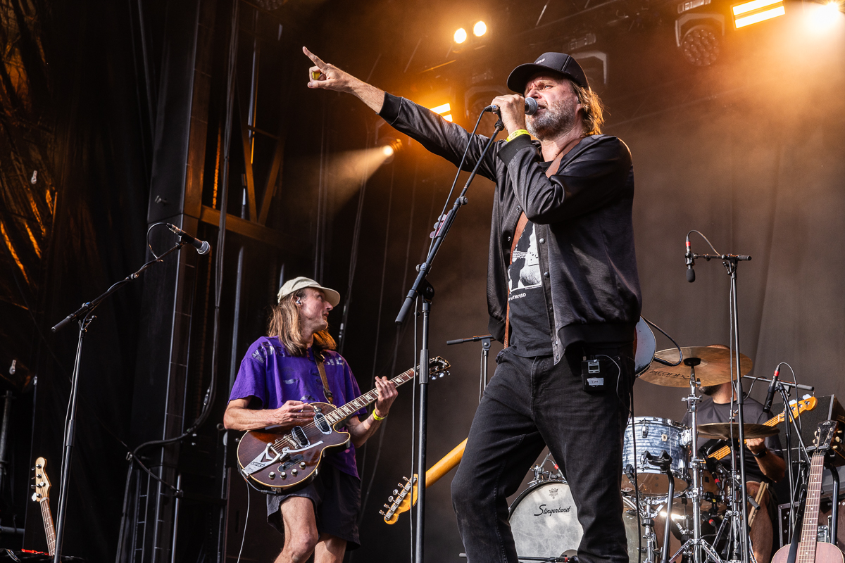Admiral Freebee @ Rock Olmen, picture 2, photographed by David Johnson - FrontView Magazine