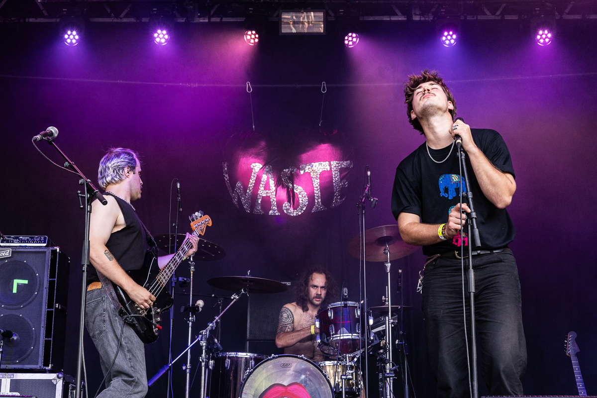 Waste @ Rock Olmen, foto 1, foto's door David Johnson - FrontView Magazine