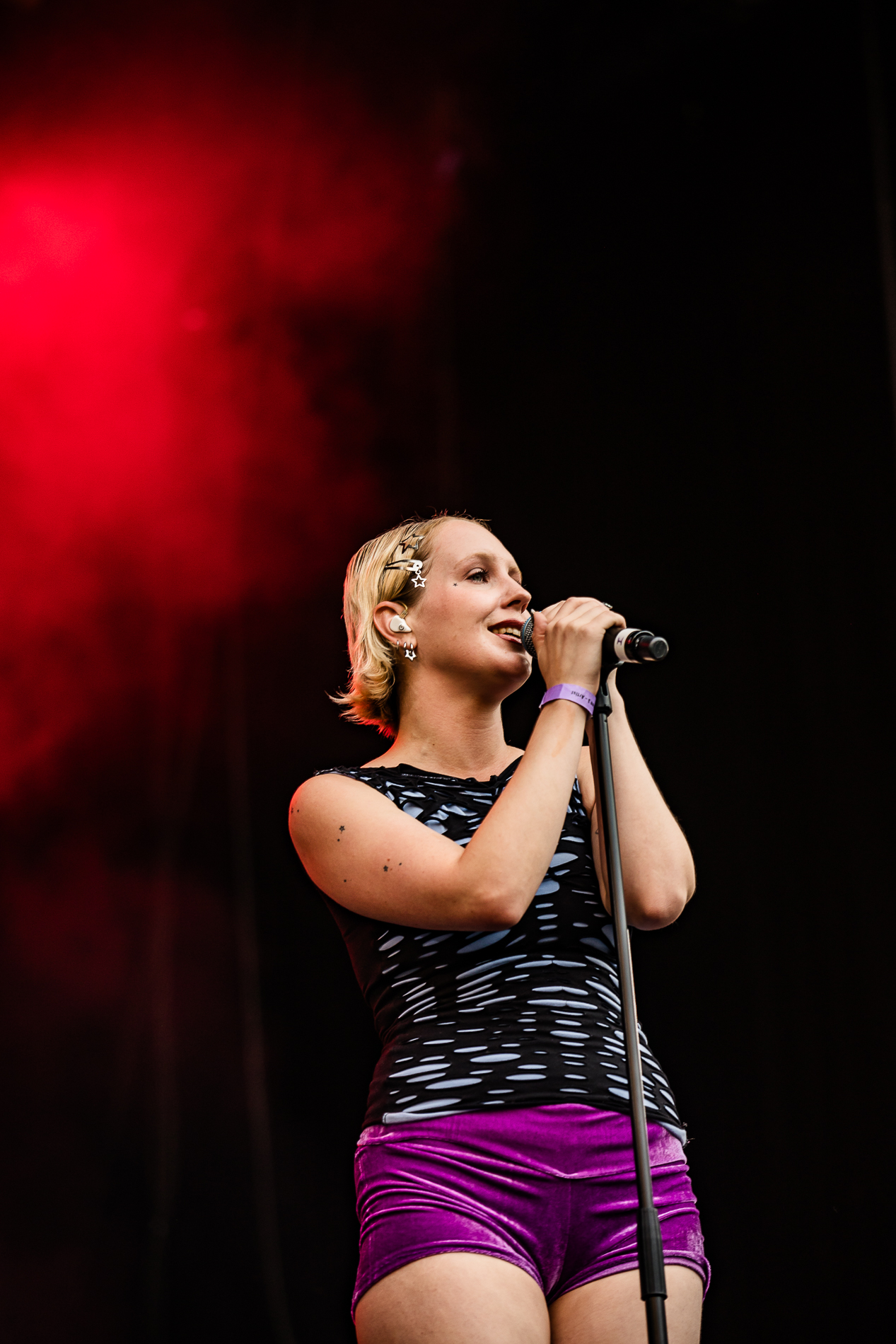 Kaat Van Stralen @ Beleuvenissen, picture 11, photographed by Jürgen Bruynooghe - FrontView Magazine