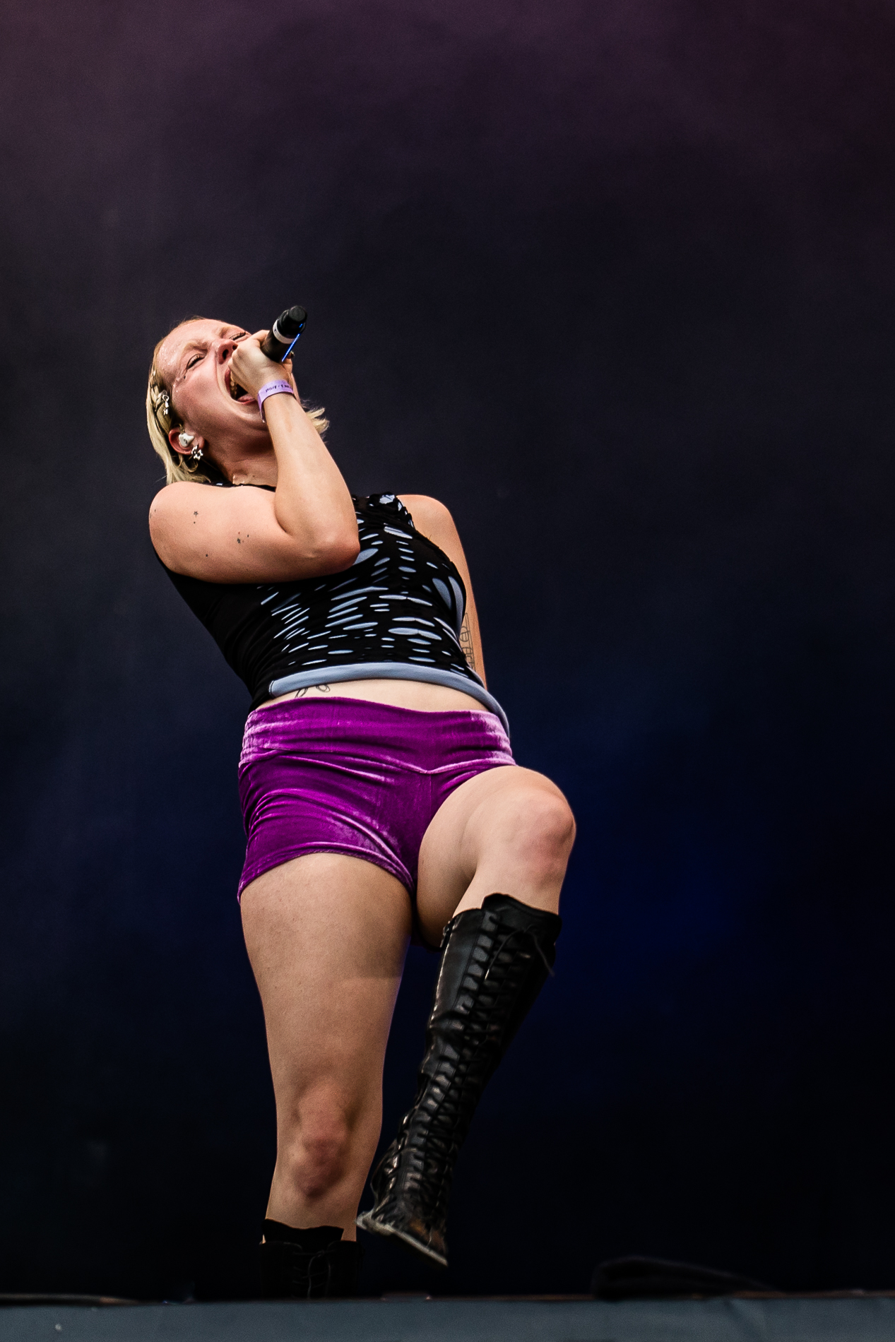 Kaat Van Stralen @ Beleuvenissen, picture 31, photographed by Jürgen Bruynooghe - FrontView Magazine
