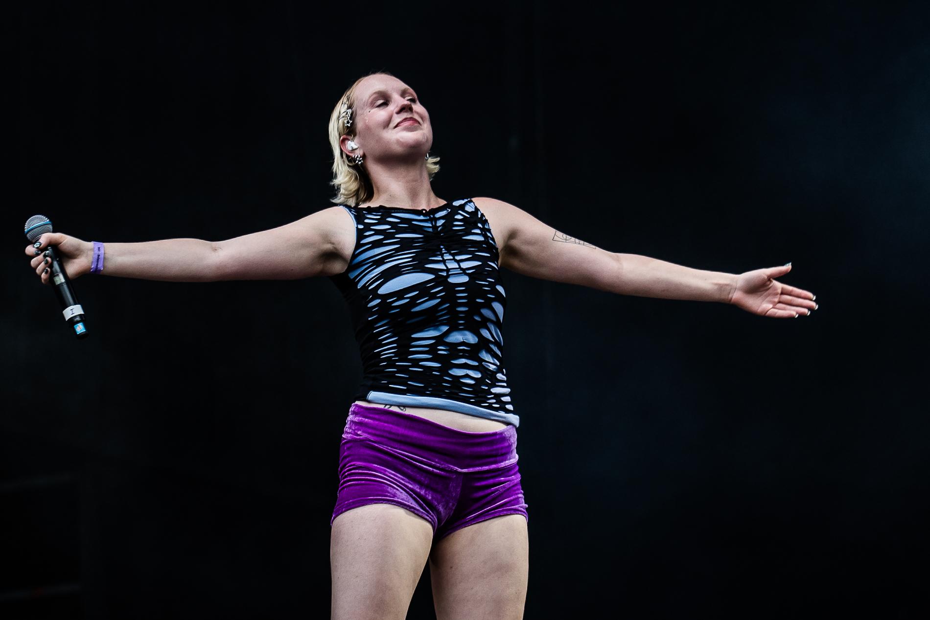 Kaat Van Stralen @ Beleuvenissen, picture 30, photographed by Jürgen Bruynooghe - FrontView Magazine