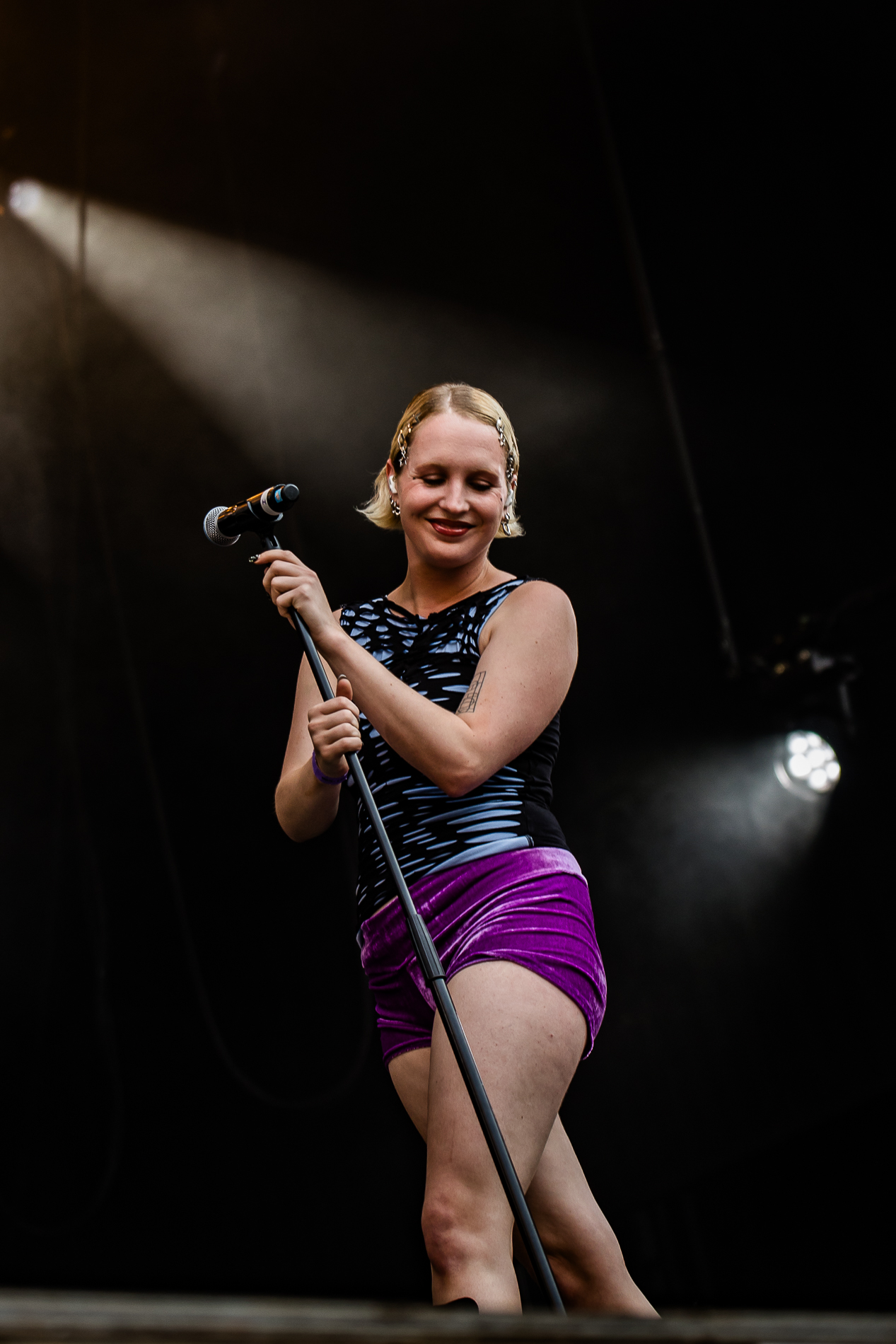 Kaat Van Stralen @ Beleuvenissen, picture 17, photographed by Jürgen Bruynooghe - FrontView Magazine