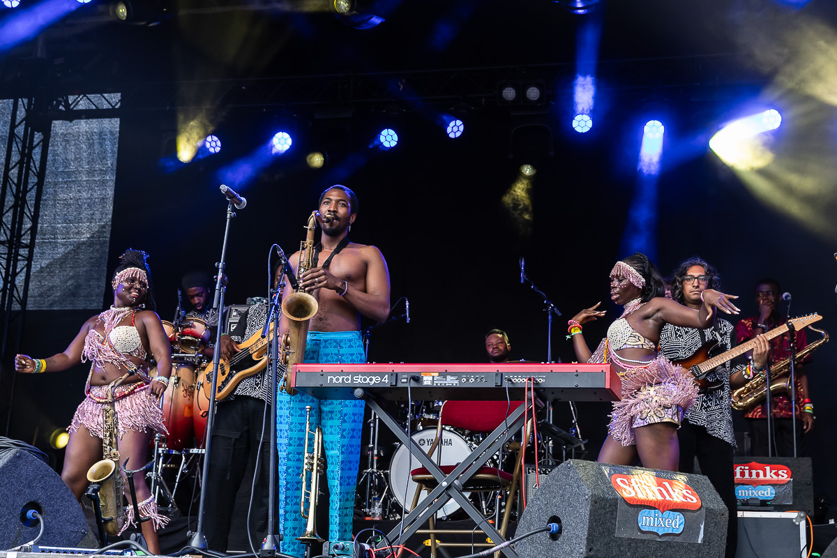 Mádé Kuti & The Movement @ Sfinks Mixed 2026, picture 19, photographed by Marc Verdonck - FrontView Magazine