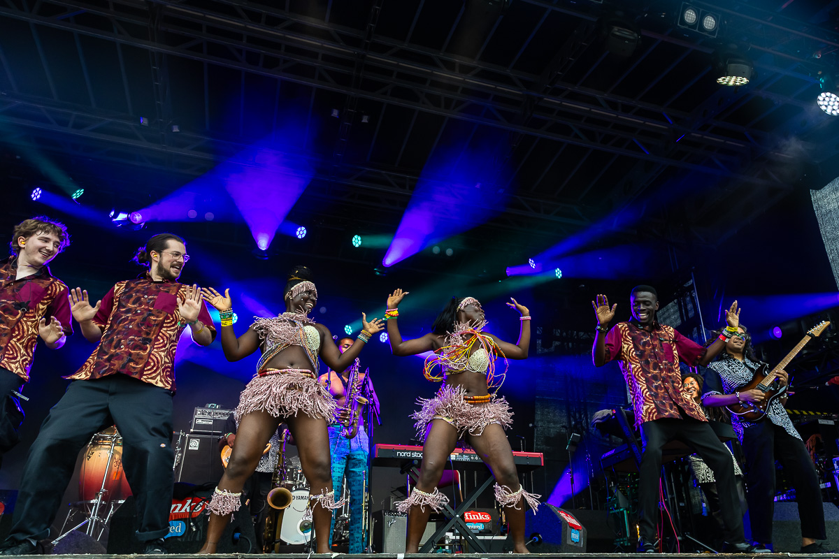 Mádé Kuti & The Movement @ Sfinks Mixed 2026, picture 33, photographed by Marc Verdonck - FrontView Magazine