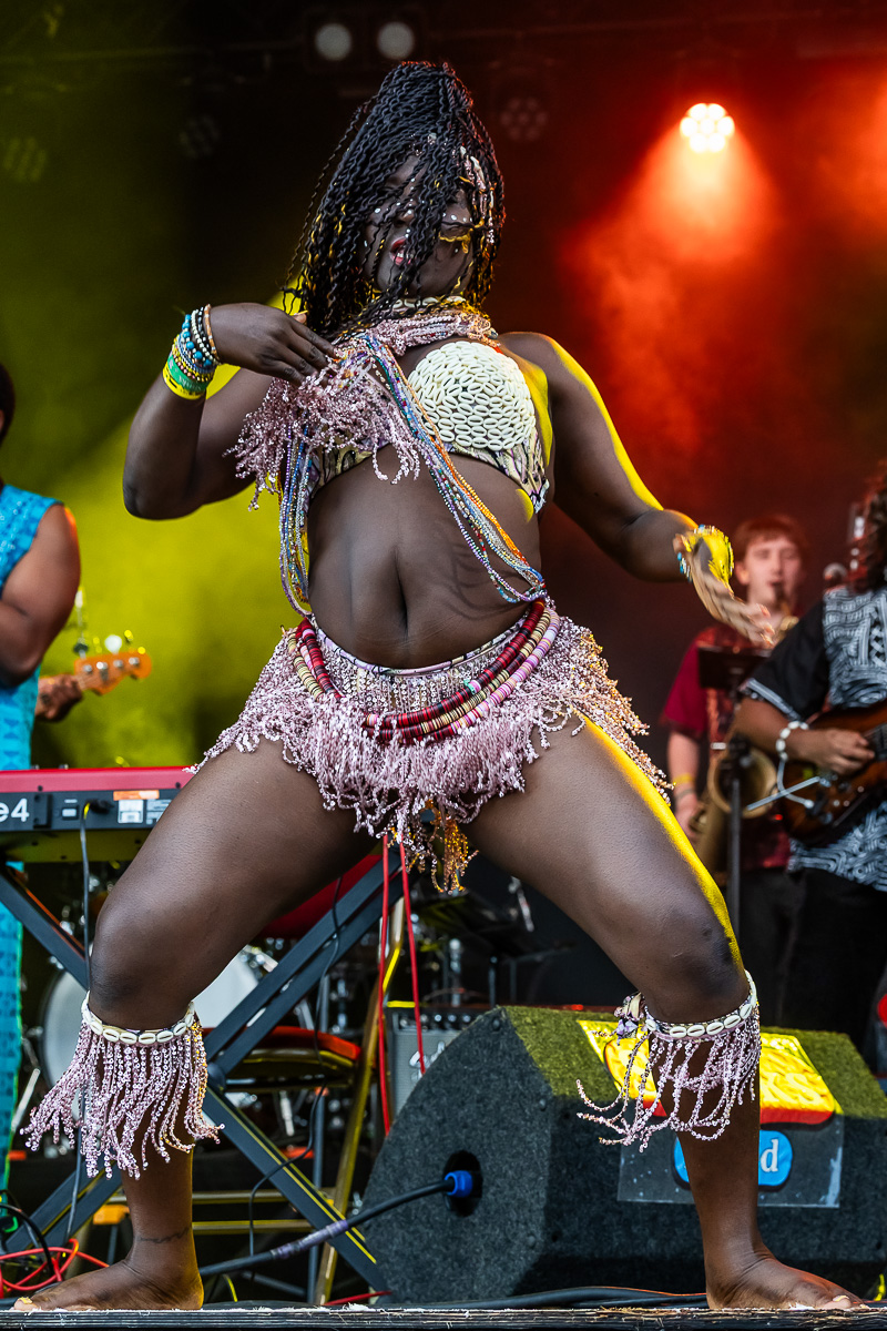Mádé Kuti & The Movement @ Sfinks Mixed 2026, picture 6, photographed by Marc Verdonck - FrontView Magazine