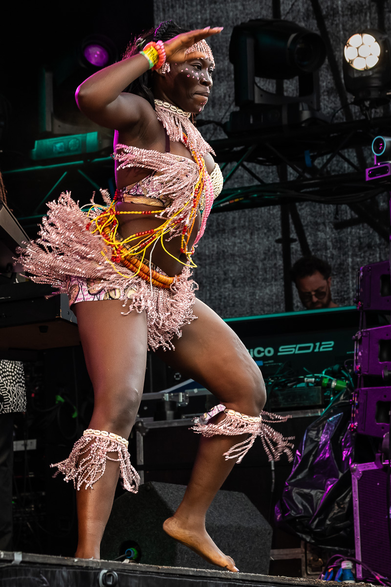 Mádé Kuti & The Movement @ Sfinks Mixed 2026, picture 24, photographed by Marc Verdonck - FrontView Magazine