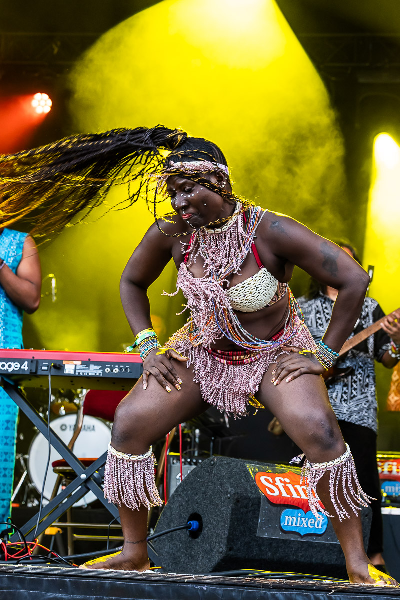Mádé Kuti & The Movement @ Sfinks Mixed 2026, picture 4, photographed by Marc Verdonck - FrontView Magazine