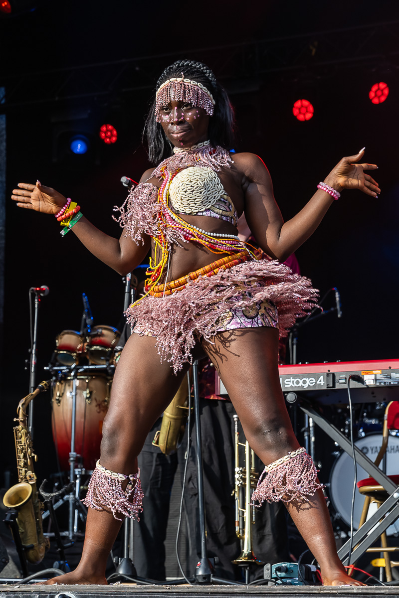 Mádé Kuti & The Movement @ Sfinks Mixed 2026, picture 14, photographed by Marc Verdonck - FrontView Magazine