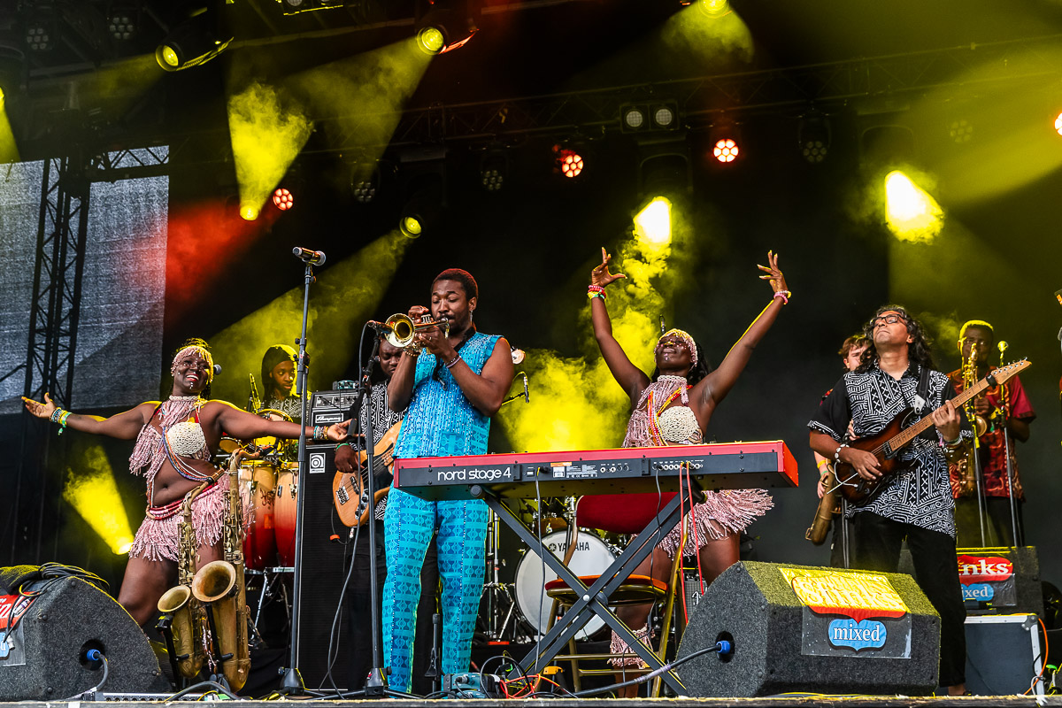Mádé Kuti & The Movement @ Sfinks Mixed 2026, picture 7, photographed by Marc Verdonck - FrontView Magazine