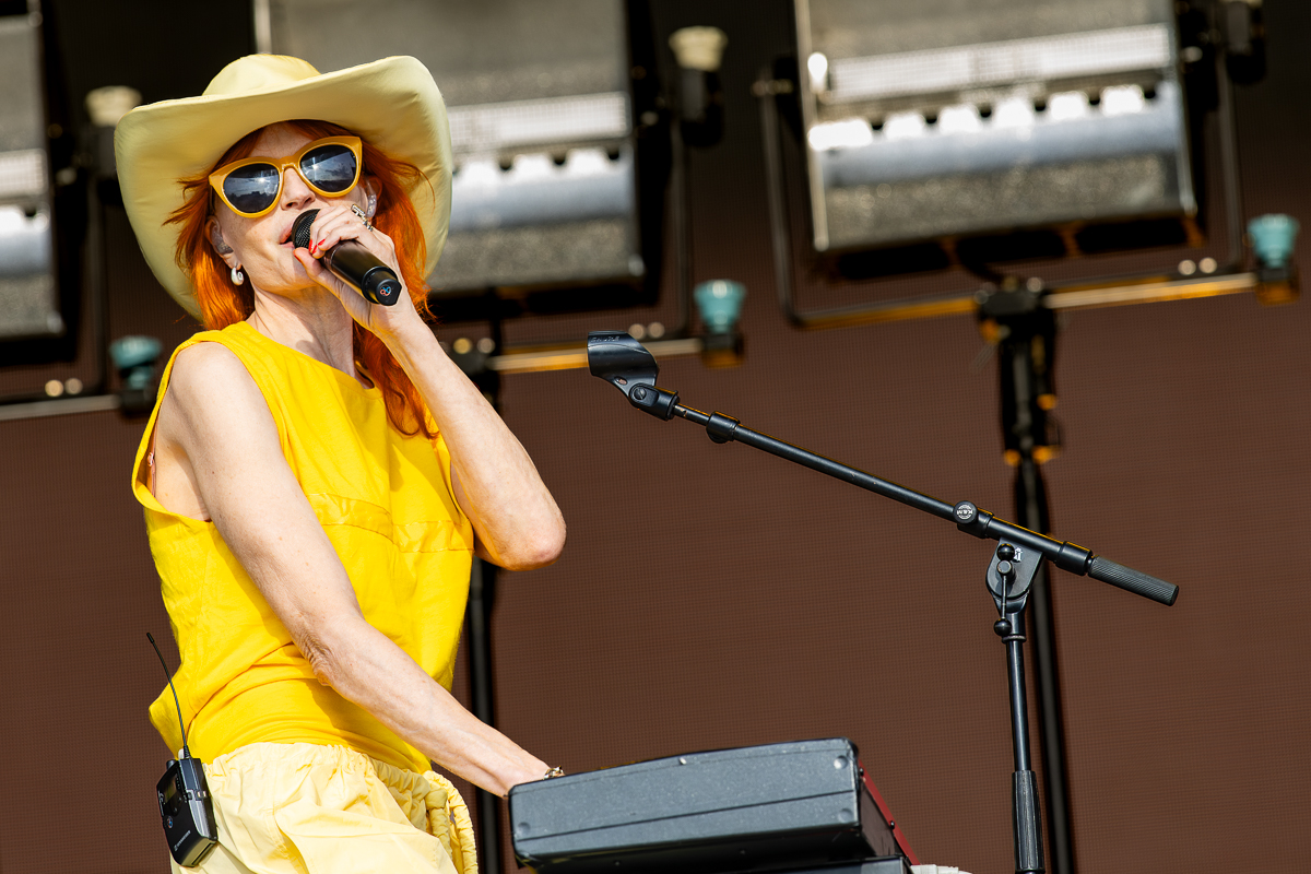 Axelle Red @ Lokerse Feesten, picture 1, photographed by Dorien Goetschalckx - FrontView Magazine