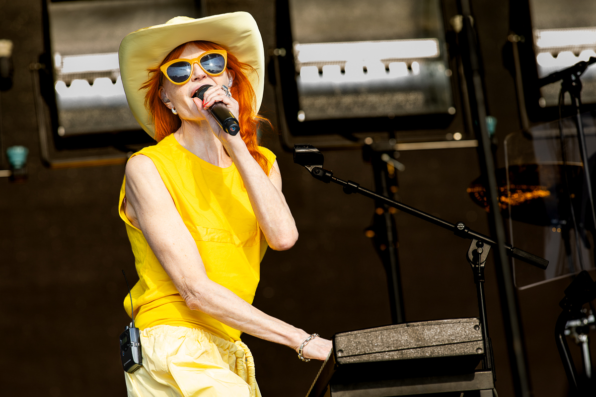Axelle Red @ Lokerse Feesten, picture 6, photographed by Dorien Goetschalckx - FrontView Magazine