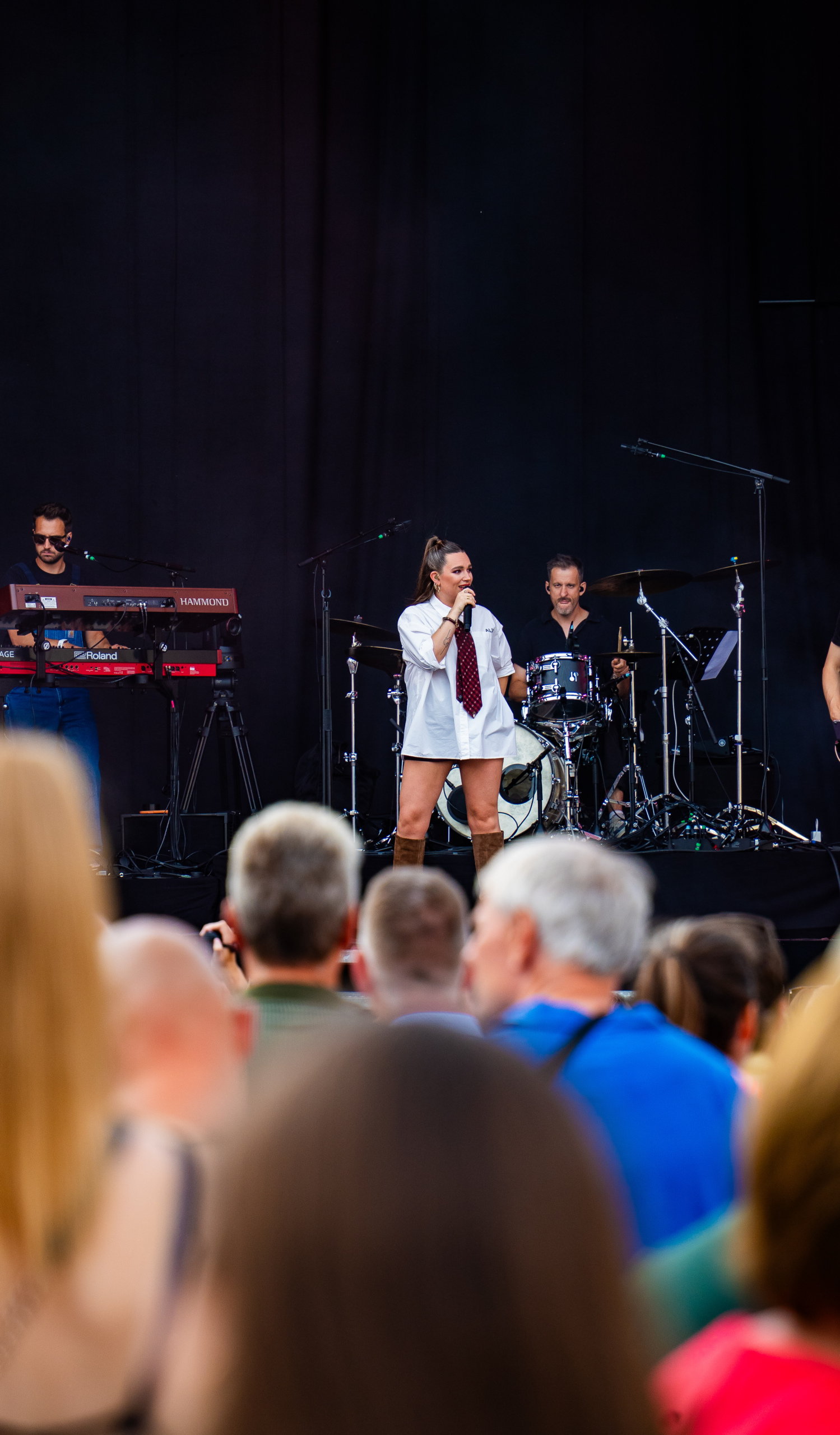Leez @ Herentals Feest, picture 15, photographed by Silke Daems - FrontView Magazine